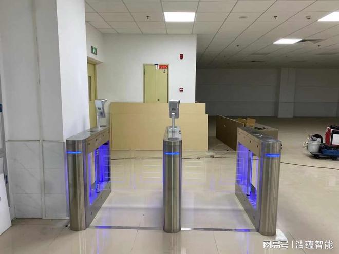 威尼斯网址闸机高度门道中的枢纽参数