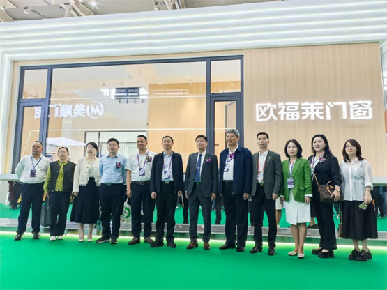 威尼斯网址欧福莱门窗闪烁2025南京门窗移门展以极简美学界说高端人居